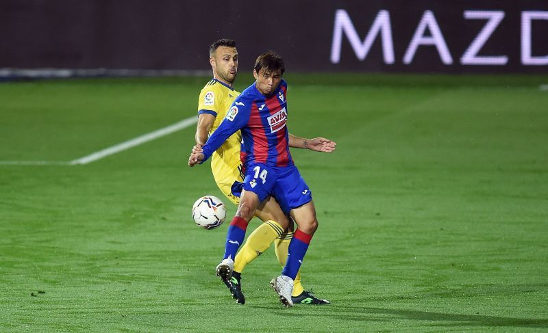 SD Eibar midfielder Takashi Inui