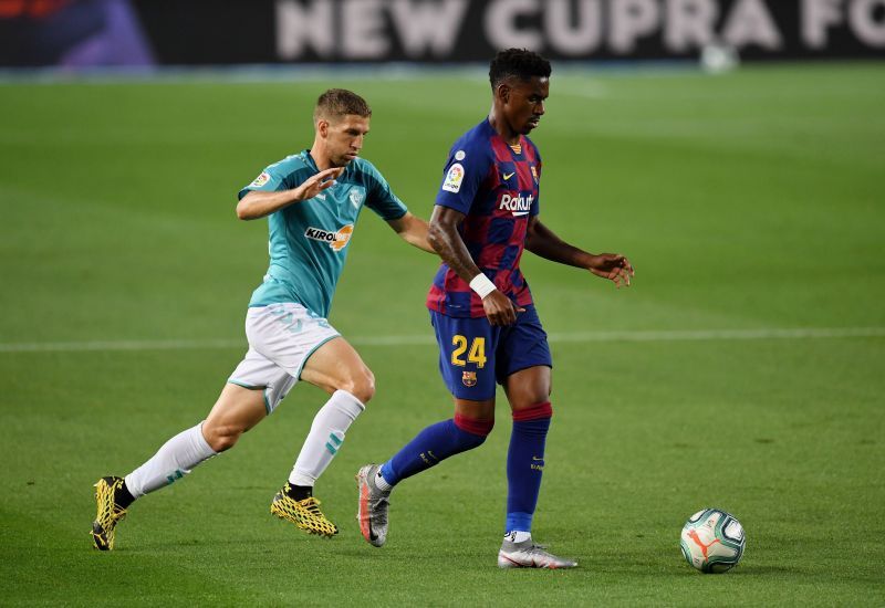 Junior Firpo in action for Barcelona