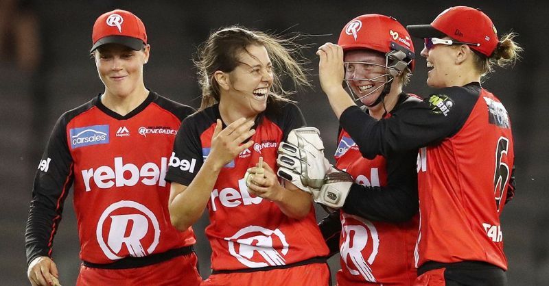 Molly Strano celebrates a wicket with her teammates (Image: melbournerenegades.com.au)