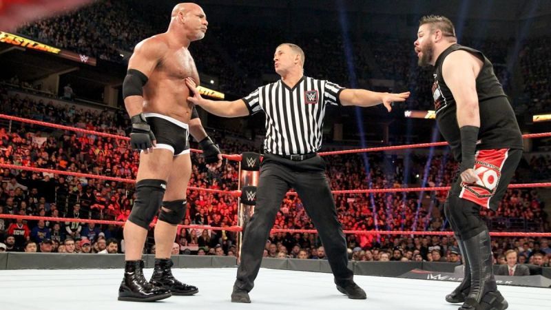 कई WWE सुपरस्टार्स ने अपने साथी रेसलर को ट्विटर पर ब्लॉक कर रखा है