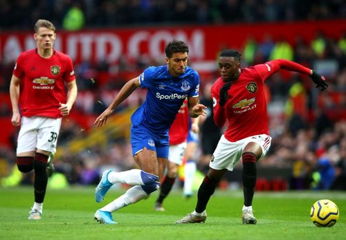 Everton take on Manchester United in the Premier League