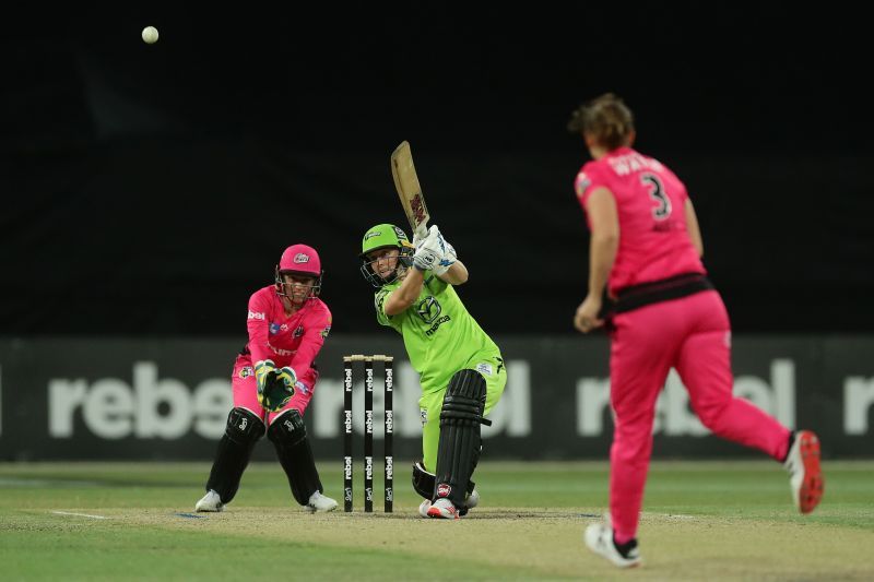 Heather Knight in action for the Sydney Thunder.