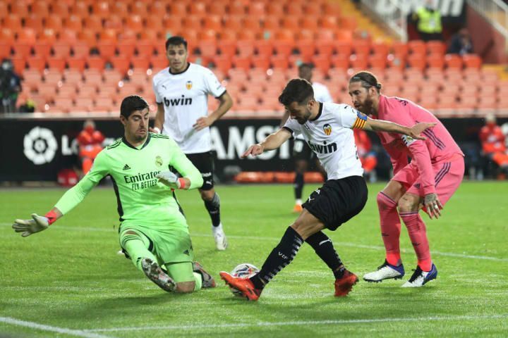 Thibault Courtois was the only bright spot in Real Madrid&#039;s defence against Valencia.