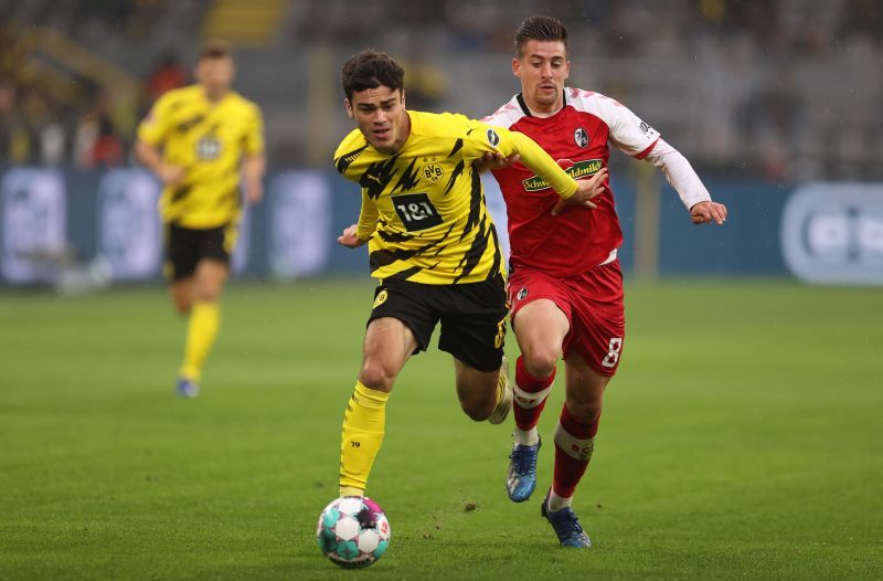 Giovanni Reyna in action for Borussia Dortmund in the Bundesliga.