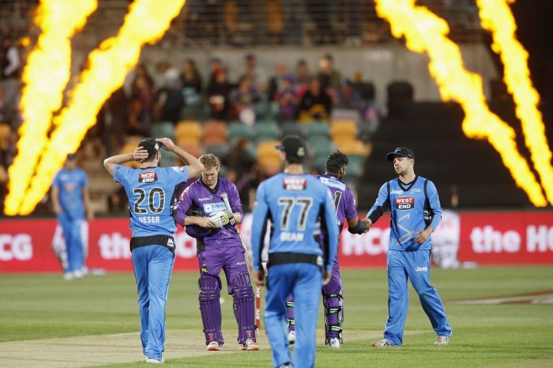 Big Bash League - Hurricanes v Strikers