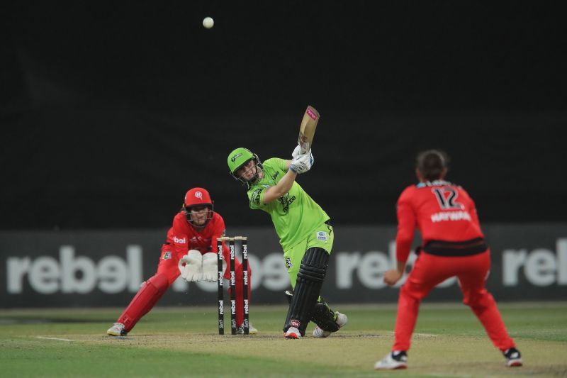 Heather Knight in action for the Sydney Thunder.