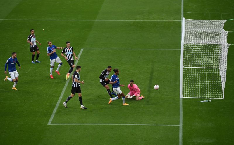 Dominic Calvert-Lewin scores for Everton against Newcastle United