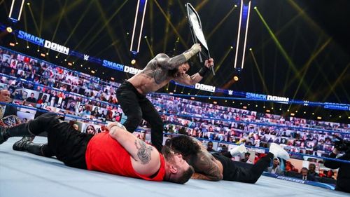 Roman Reigns was not happy with Jey Uso after their DQ loss in the main event of WWE SmackDown