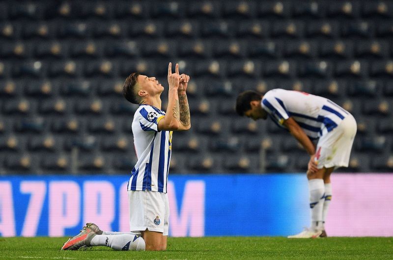 Porto secured qualification to the Round of 16 with one game left to play.