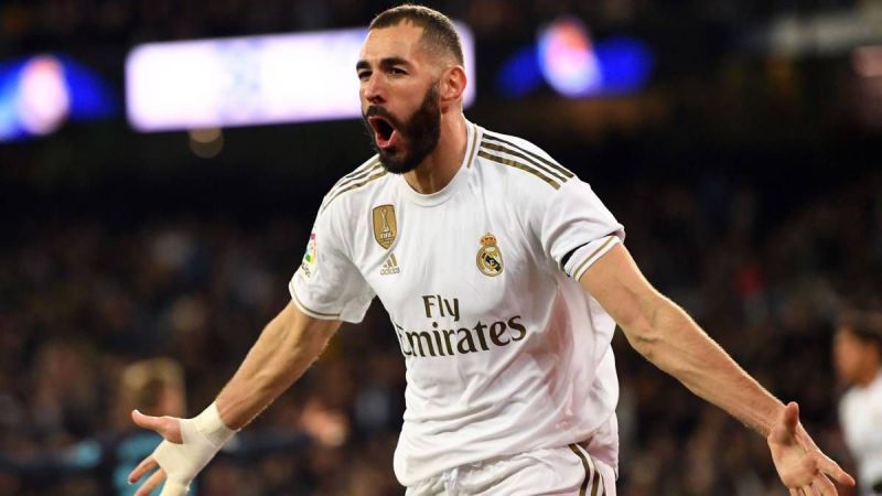 A Karim Benzema brace helped a stuttering Real Madrid top their group in the 2020-21 Champions League.