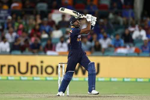 Aakash Chopra wants Hardik Pandya to bat at No.5