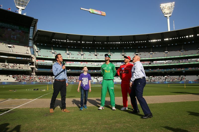 Aaron Finch (R) and Glenn Maxwell (L) at the bat flip last season