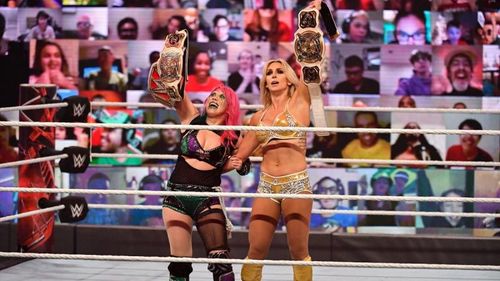 Asuka and Charlotte Flair are the new WWE Women's Tag Team Champions