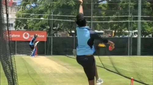 Jasprit Bumrah imitates Anil Kumble's bowling action in the nets (Image source: BCCI/Twitter)