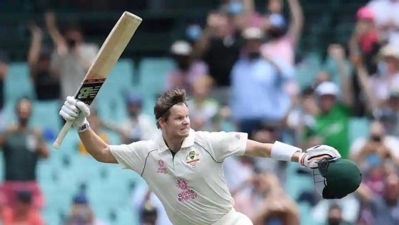 Steve Smith celebrates after scoring his 27th Test hundred at the SCG.