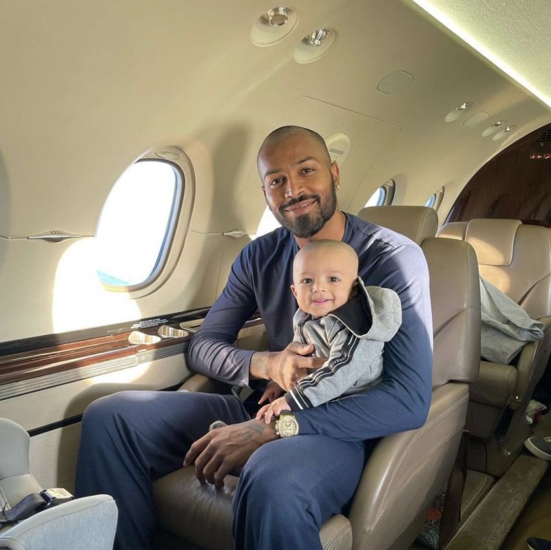 Hardik Pandya with his son (source: Instagram)