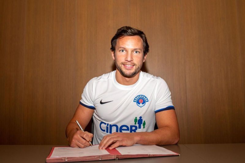 Danny Drinkwater has signed a loan deal at Kasimpasa.