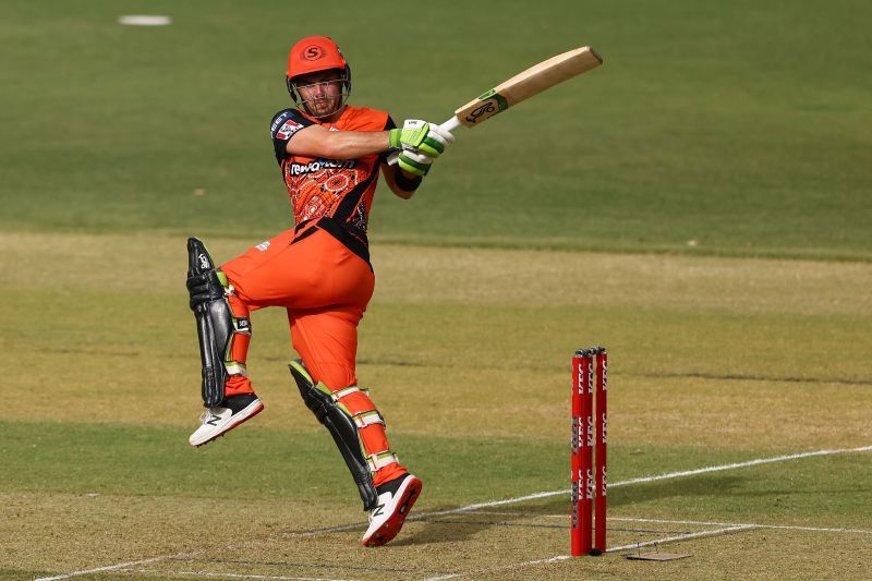 Josh Inglis in action for the Perth Scorchers.