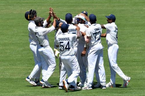 India wildly celebrate Washington Sundar's maiden Test scalp