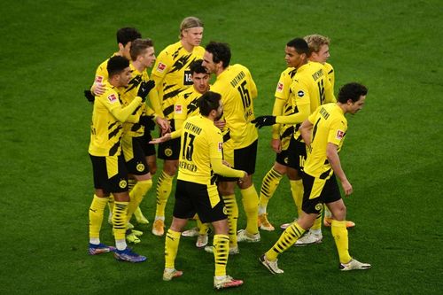 Borussia Dortmund beat FC Augsburg 3-1 in the Bundesliga on Saturday