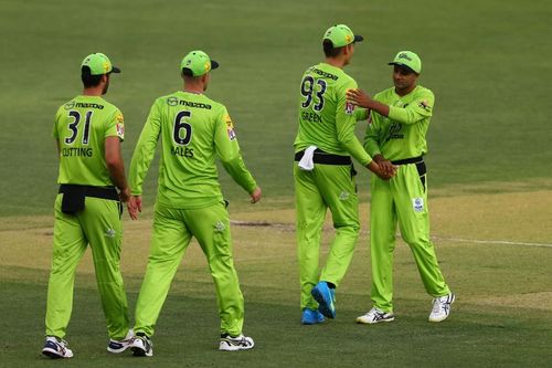 Sydney Thunder celebrate a win in BBL 2020-21