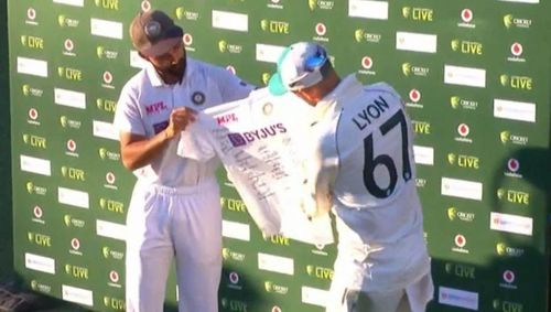 Ajinkya Rahane presented Nathan Lyon with a jersey signed by the Indian players. after the Gabba Test