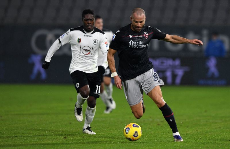 Lorenzo De Silvestri picked up a thigh strain in Bologna's 0-0 draw against Fiorentina.