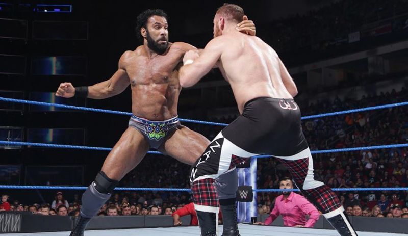 Jinder Mahal measures up a punch on Sami Zayn