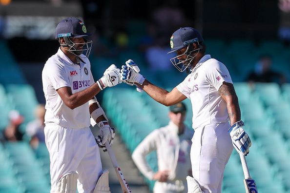 R Ashwin (L) and Hanuma Vihari