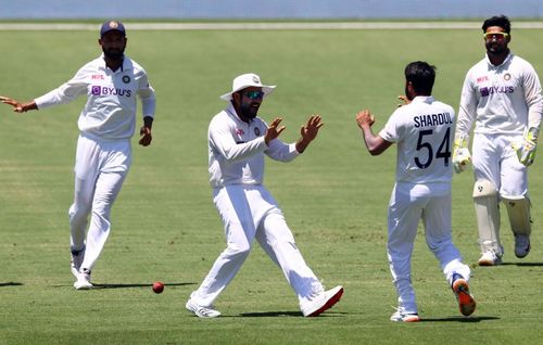 India wrapped up Australia's top order on Day 2