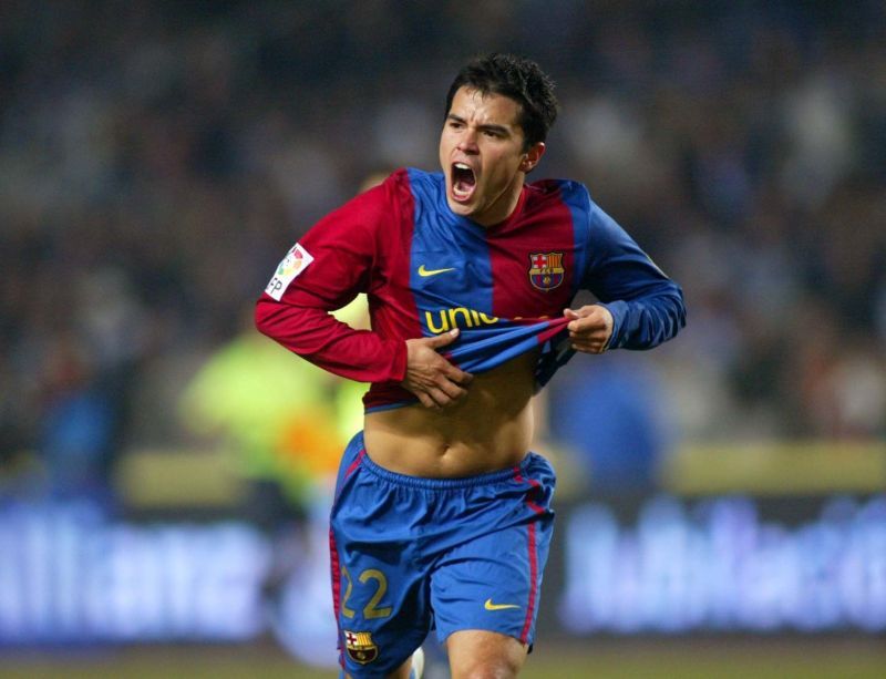 Javier Saviola in action for Barcelona