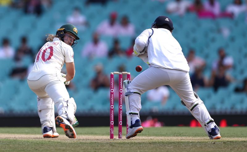 Rishabh Pant drops a catch