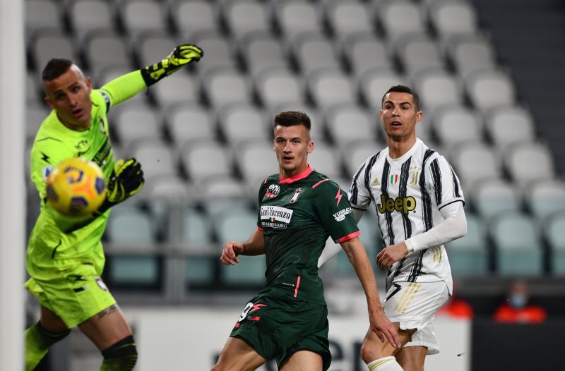 Juventus defeated Crotone in Serie A