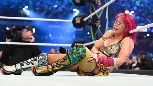 Asuka appeared to suffer an injury on RAW