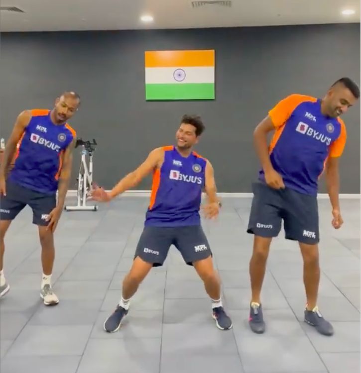 R Ashwin, Hardik Pandya and Kuldeep Yadav grooving to song Vaathi