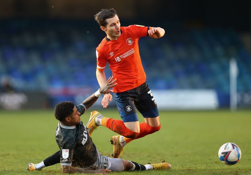 Luton Town v Sheffield Wednesday - Sky Bet Championship