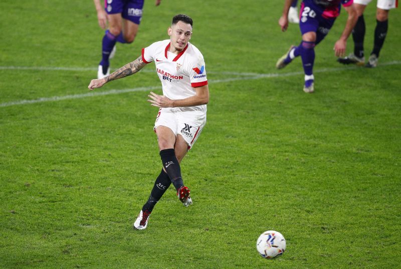 Lucas Ocampos in La Liga action for Sevilla