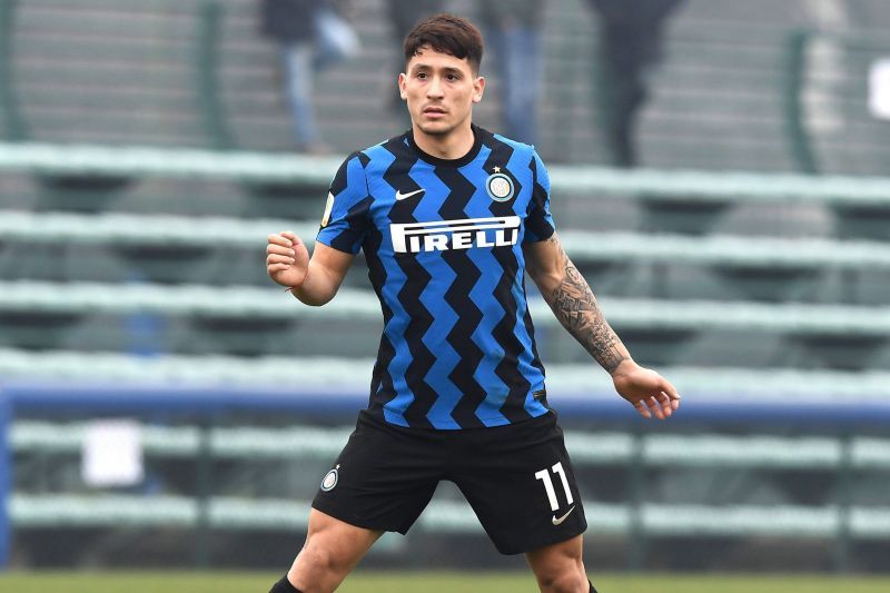 Martin Satriano for Inter Milan in the Primavera 1