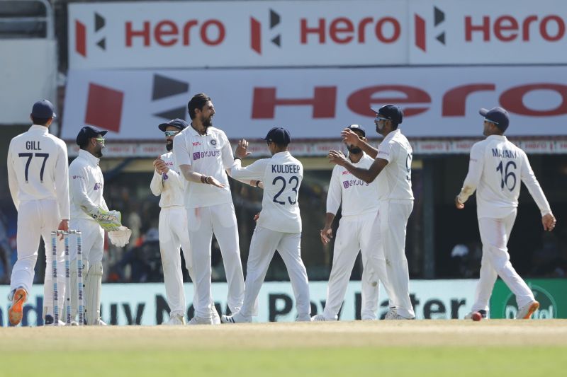 Team India celebrate the fall of Jack Leach&#039;s wicket