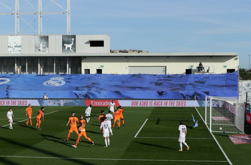 Real Madrid defeated Valencia 2-0.