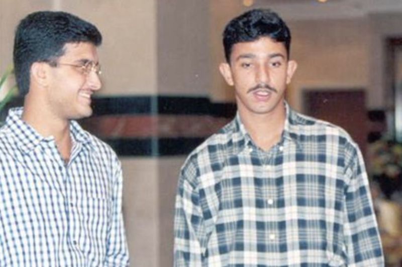 Sourav Ganguly (left) and Azhar Mahmood during their playing days (Photo: Twitter)