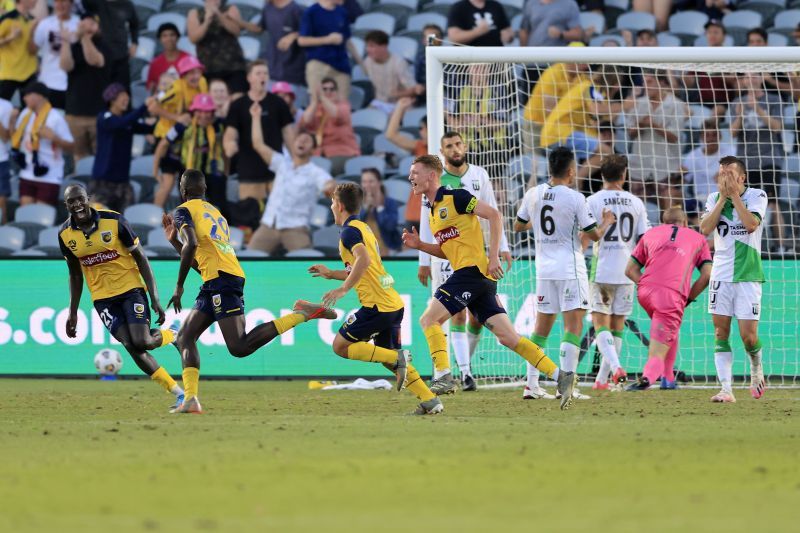 Alou Kuol celebrates his winning goal for Central Coast Mariners against Western United.