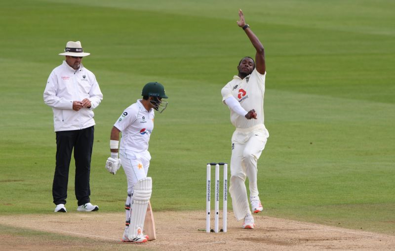 Jofra Archer in action