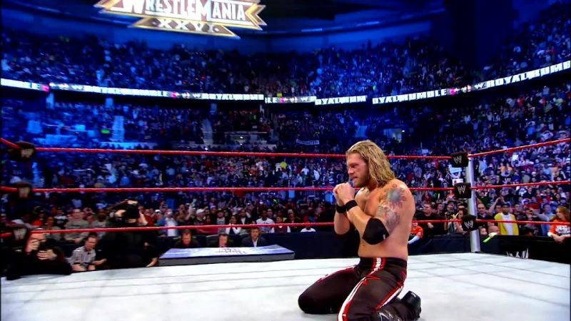 Edge after winning the 2010 men's Royal Rumble match