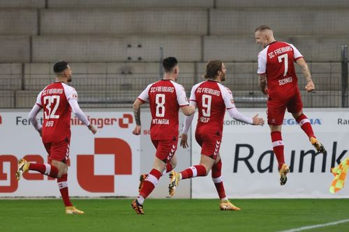 Freiburg beat Borussia Dortmund 2-1 in their last match