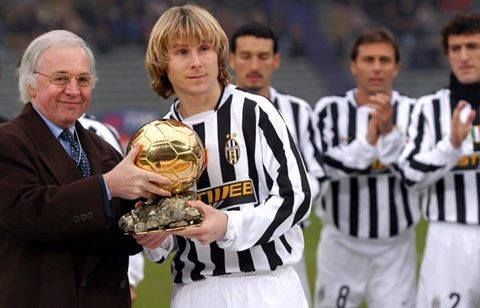 Pavel Nedved (second from left) receiving his 2003 Ballon d'Or award.