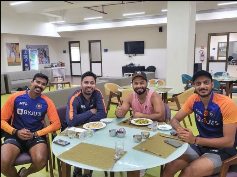 Rishabh Pant with teammates. Pic: Rishabh Pant/ Instagram