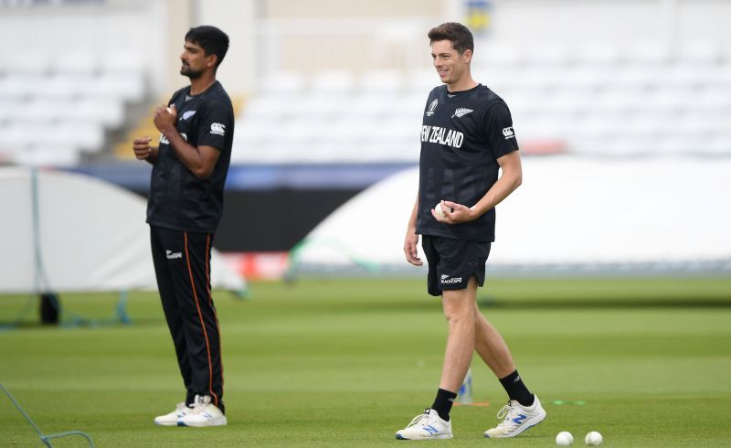 Ish Sodhi (L) & Mitchell Santner (R) in a training session