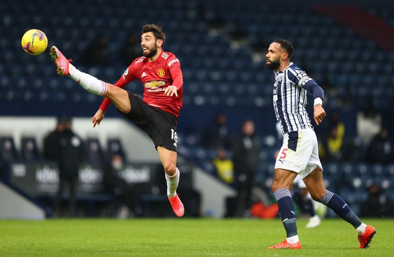 Bruno Fernandes (left) of Manchester United