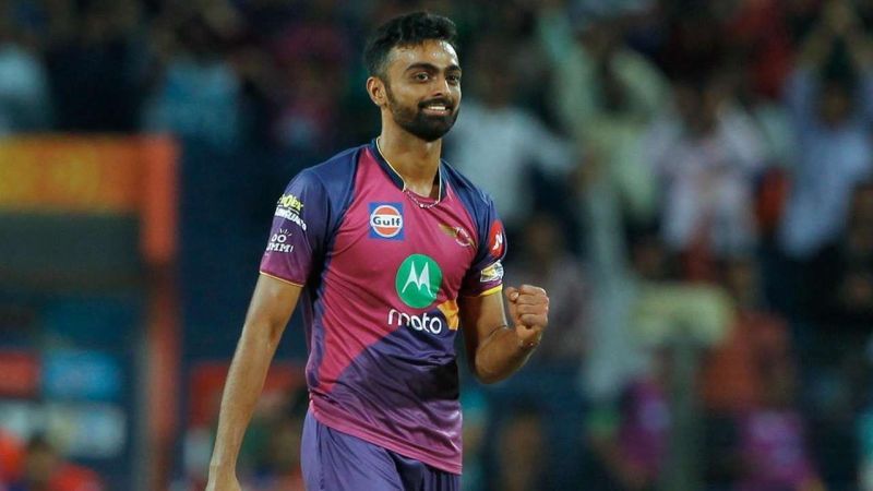 Jaydev Unadkat in action for Rising Pune SuperGiants